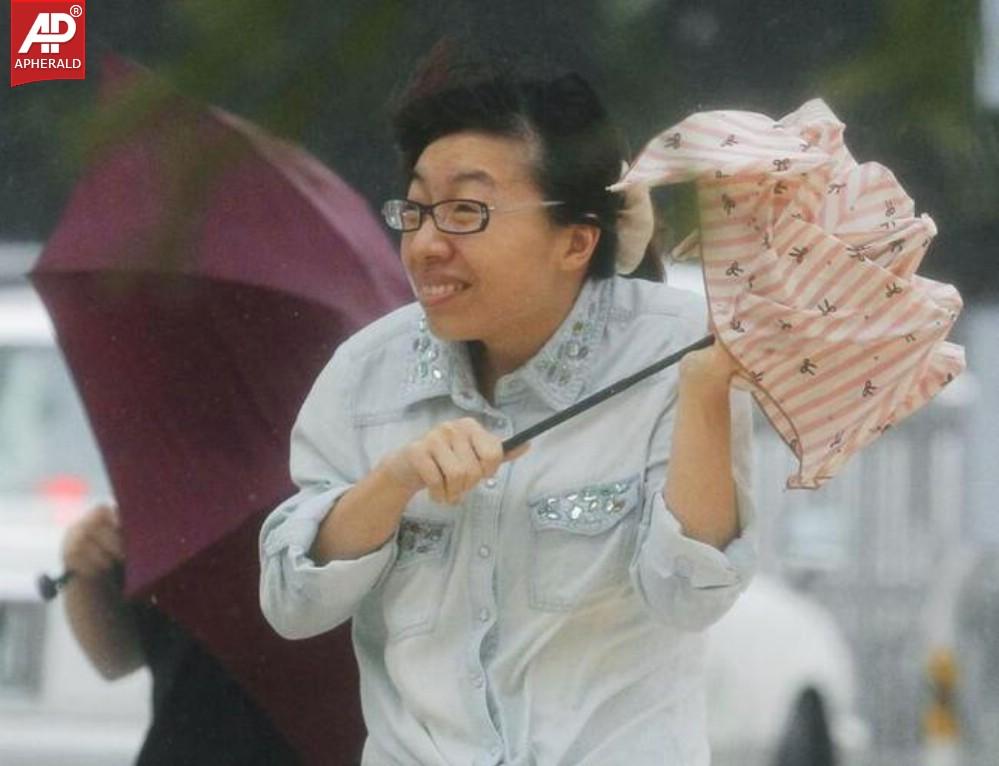 Powerful Typhoon Neoguri Lashes Japan Pics