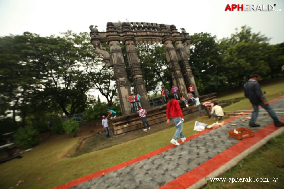 Pranaya Veedhullo Movie Working Stills
