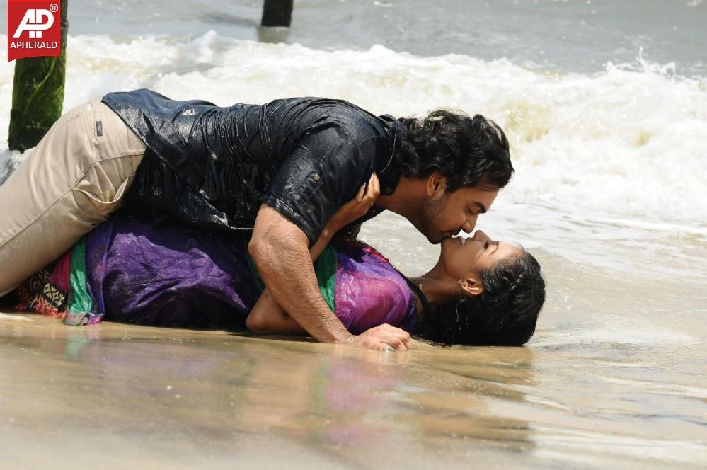 Punnami Rathri Movie Hot Images