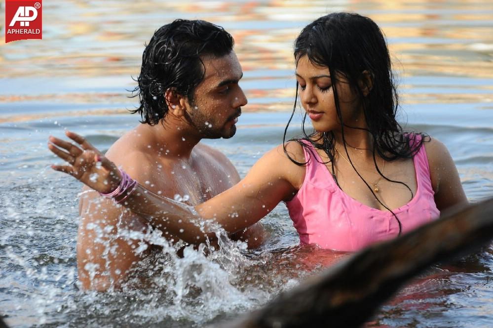 Punnami Rathri Movie Hot Images