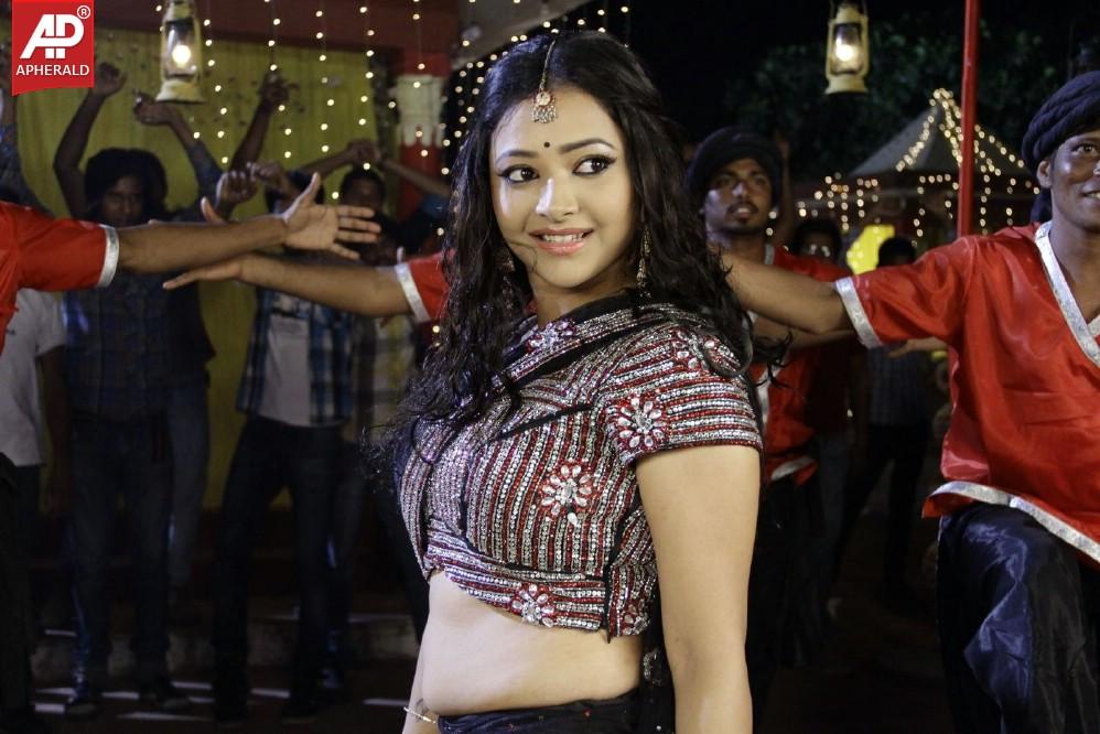 Punnami Rathri Movie Hot Images