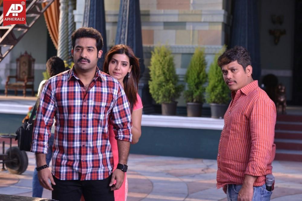 Rabhasa Movie Working Photos