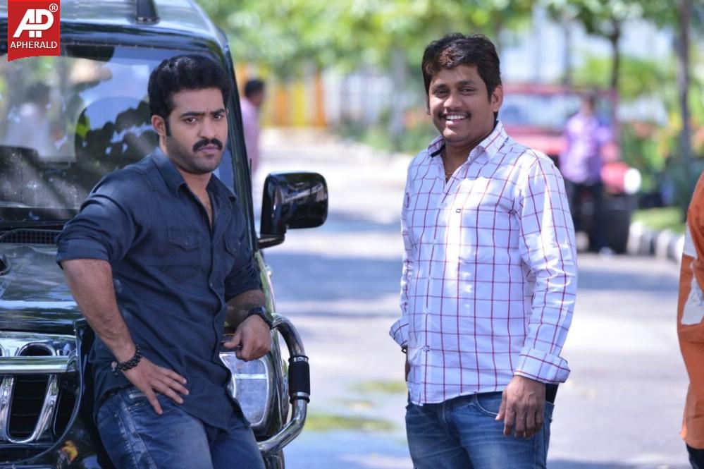 Rabhasa Movie Working Photos