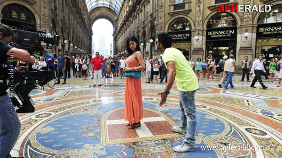 Race Gurram Working Stills