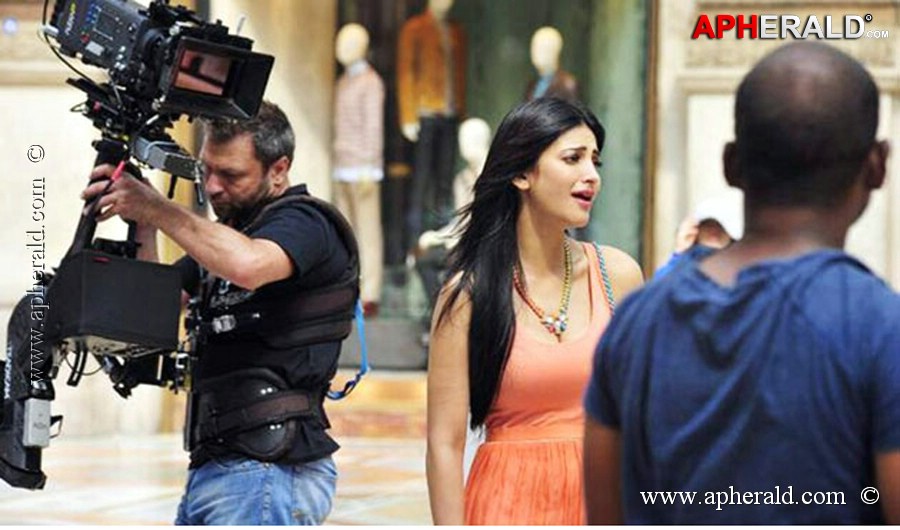 Race Gurram Working Stills