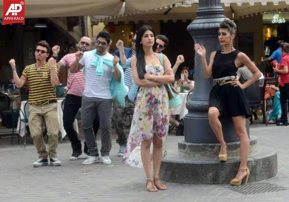 Race Gurram Working Pics
