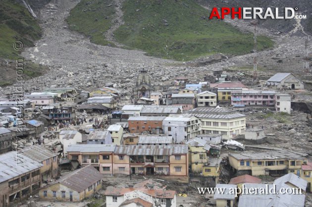Rain Ravage around Kedarnath Temple Photos