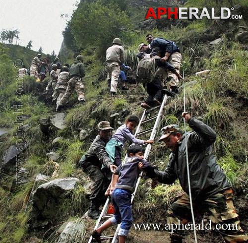 Rain Ravage around Kedarnath Temple Photos
