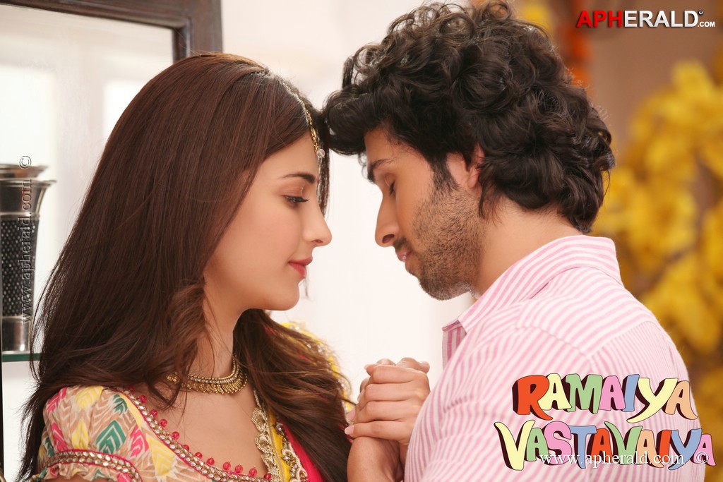 Ramaiya Vastavaiya Movie Posters