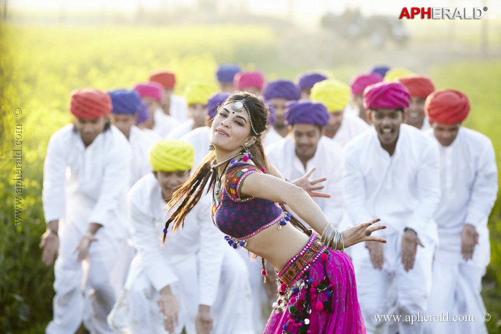 Ramaiya Vastavaiya Movie Stills
