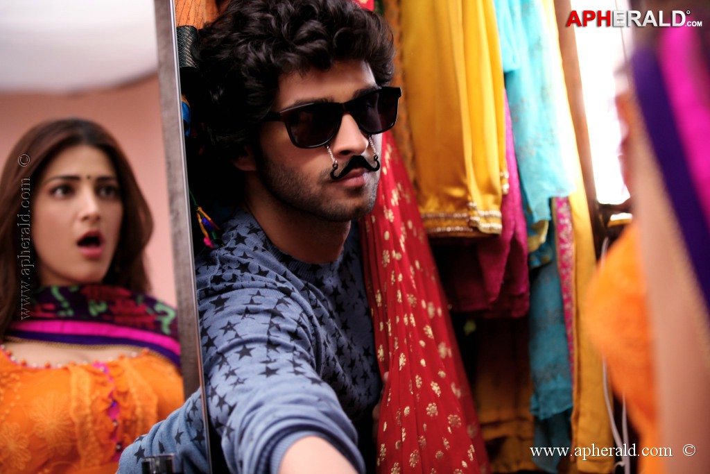 Ramaiya Vastavaiya Movie Stills