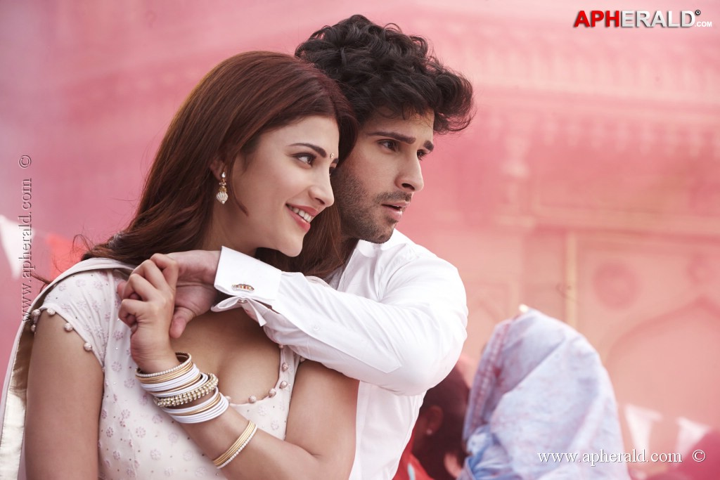 Ramaiya Vastavaiya Movie Stills