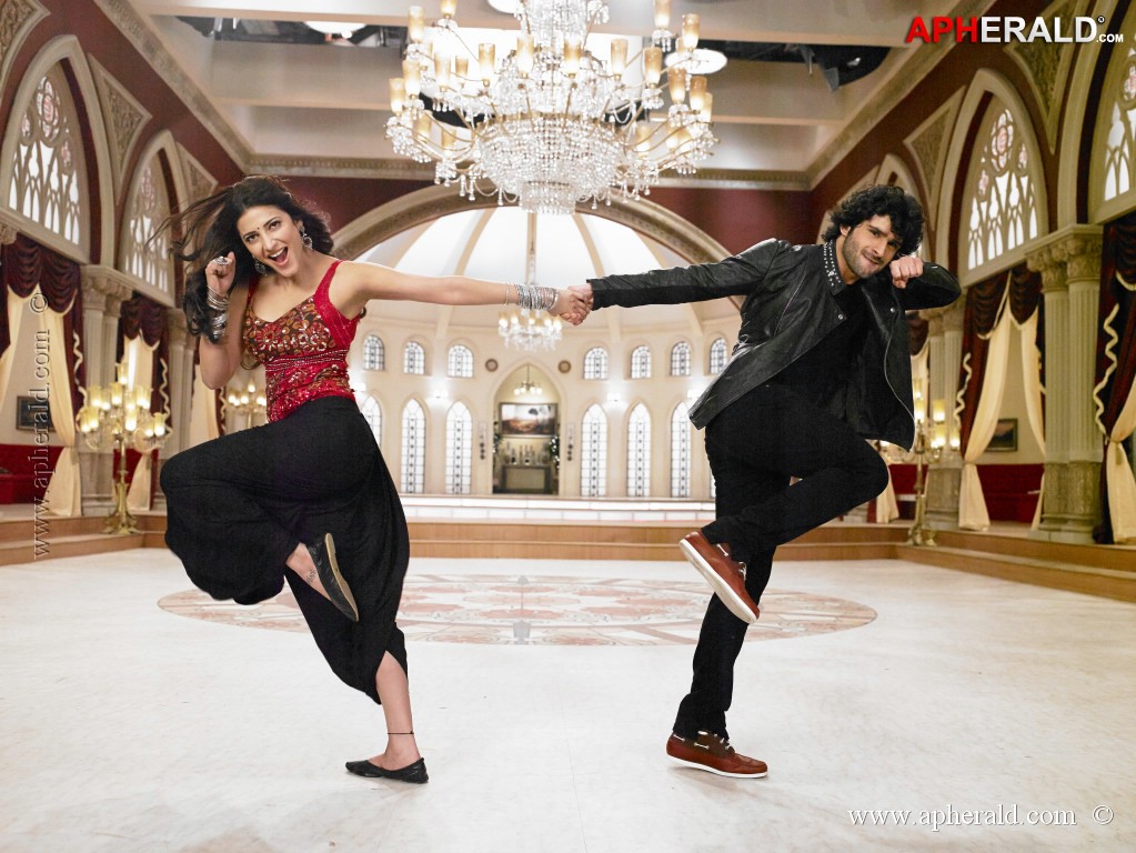 Ramaiya Vastavaiya Movie Stills