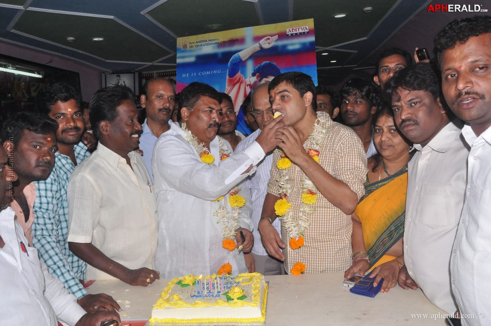 Ramayya Vastavayya Theatre Hungama