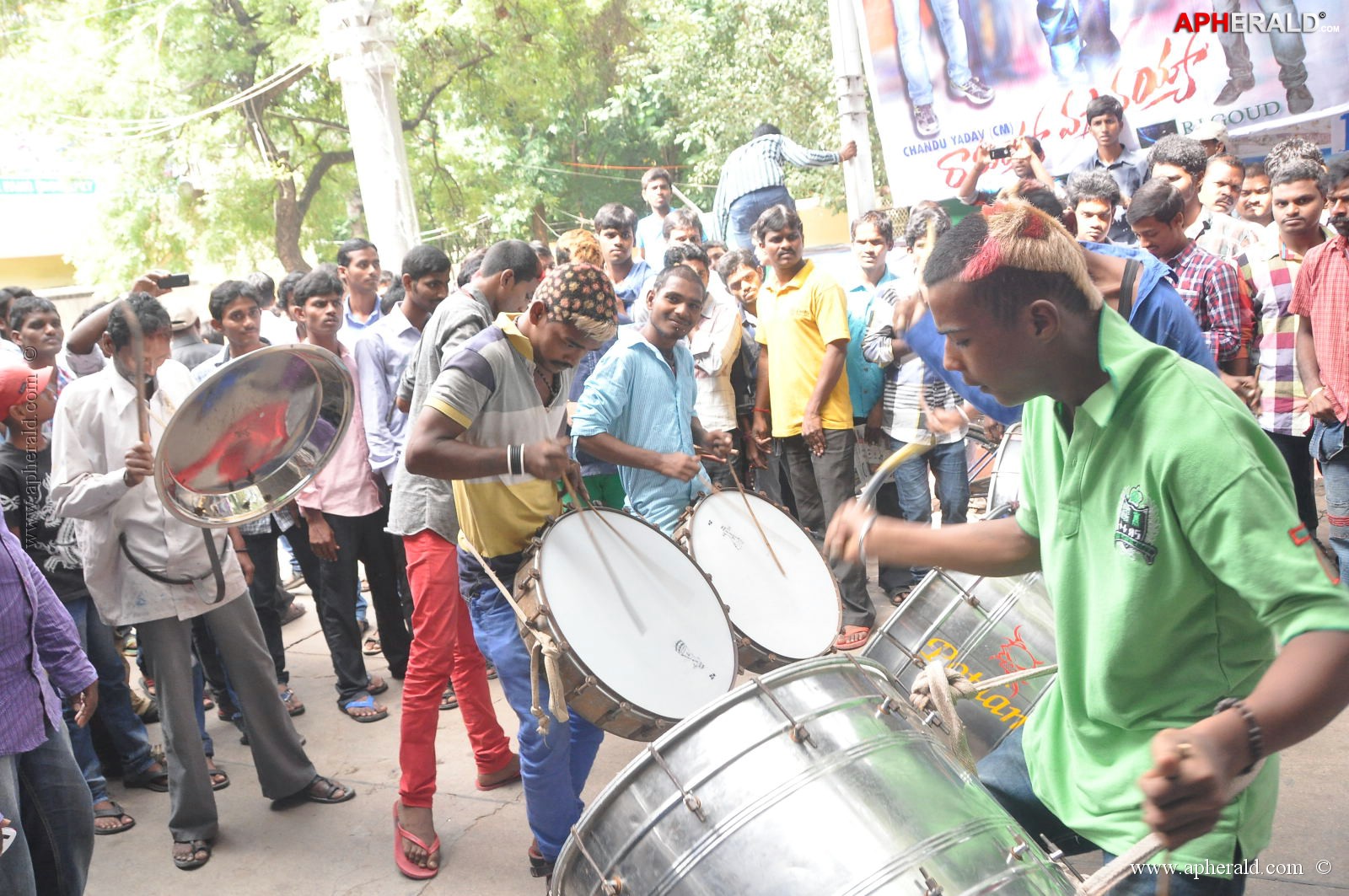 Ramayya Vastavayya Theatre Hungama