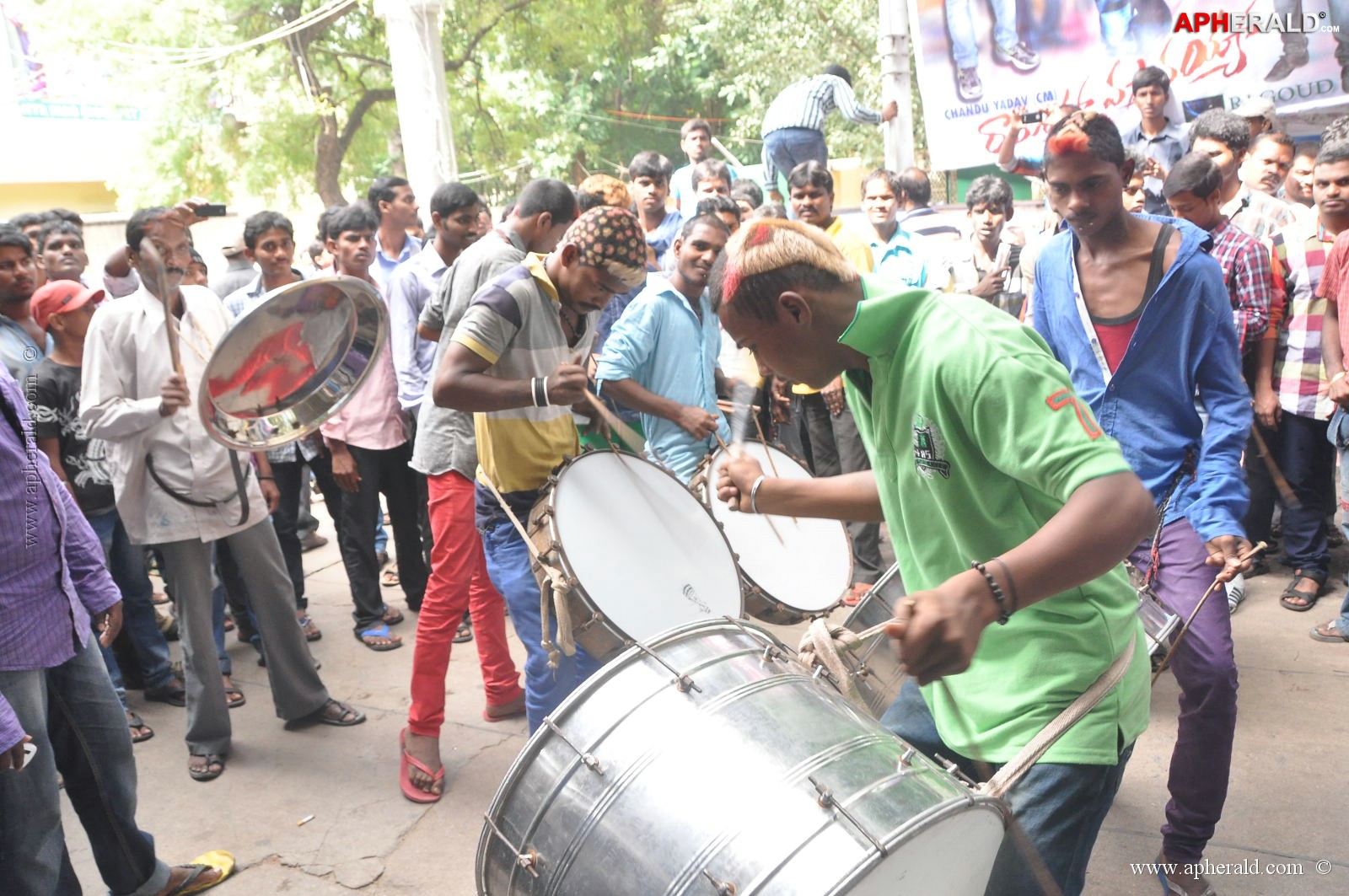 Ramayya Vastavayya Theatre Hungama