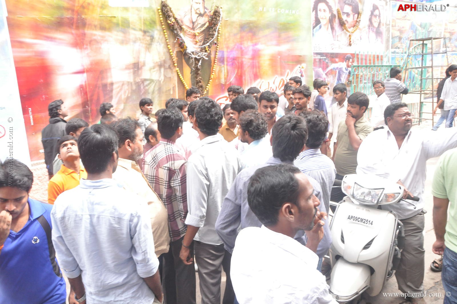 Ramayya Vastavayya Theatre Hungama