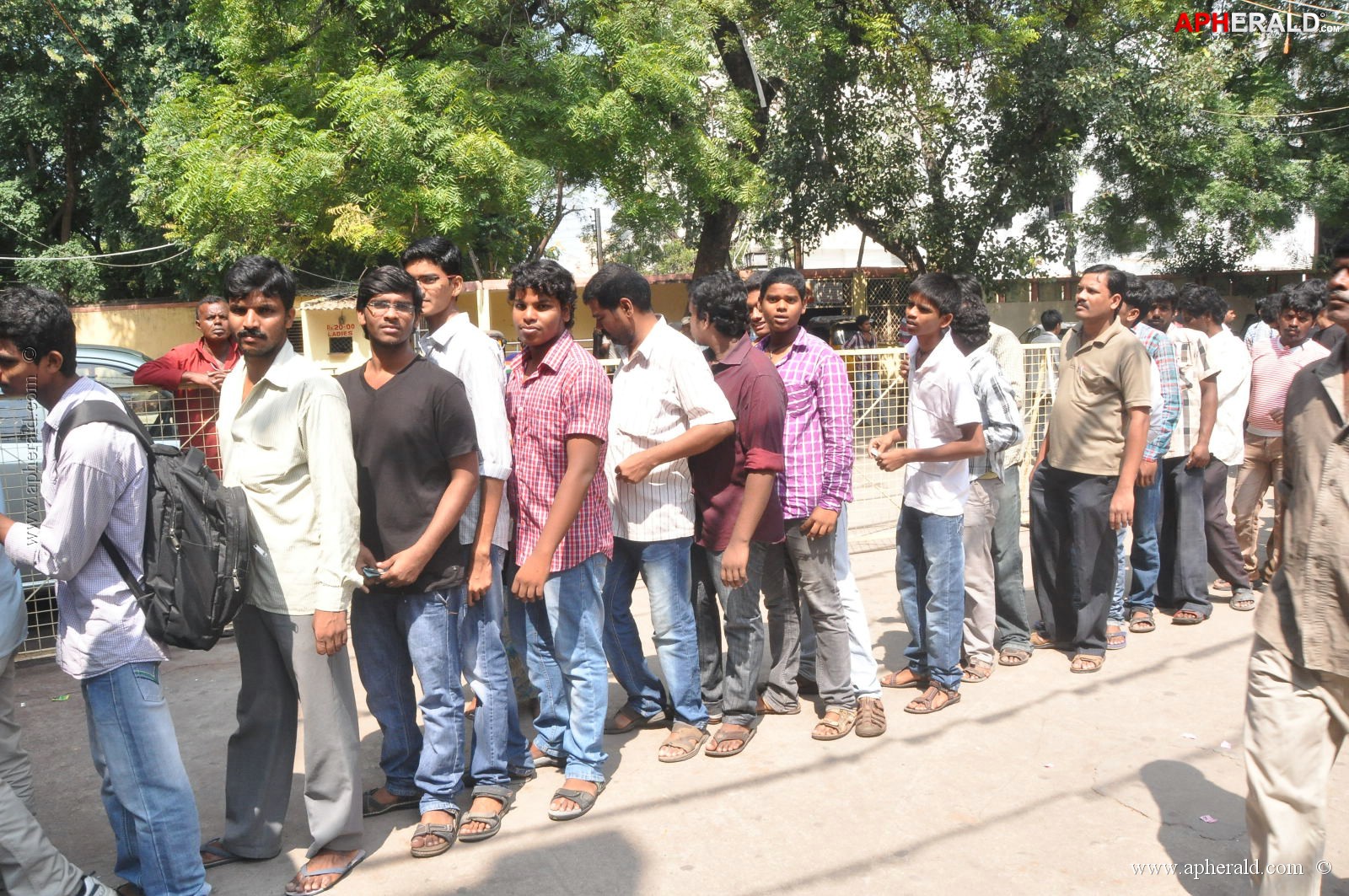 Ramayya Vastavayya Theatre Hungama