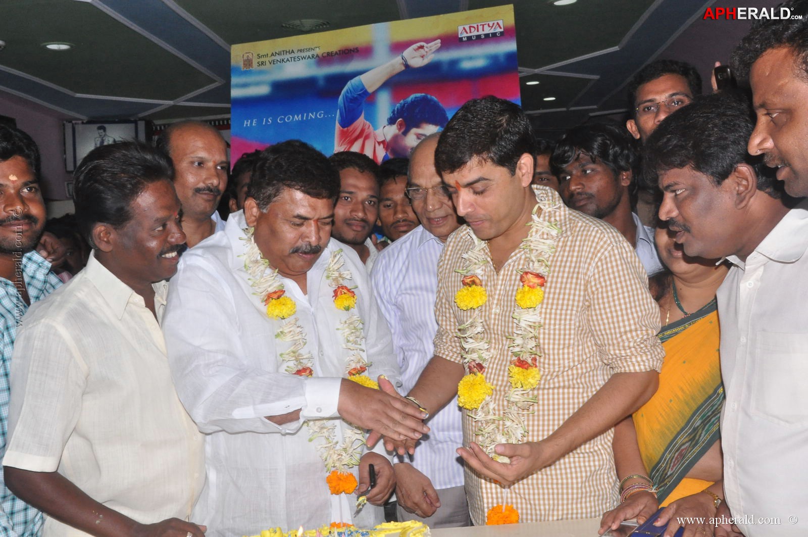 Ramayya Vastavayya Theatre Hungama