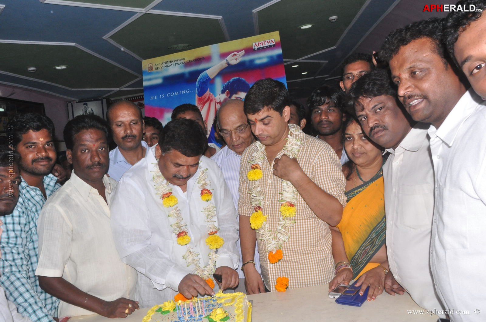 Ramayya Vastavayya Theatre Hungama