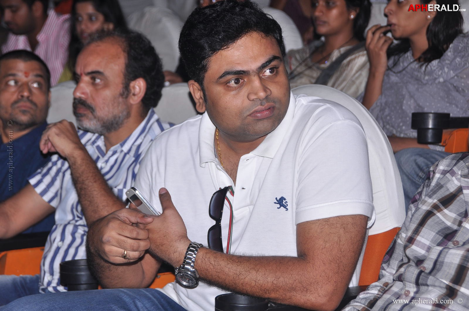 Ramayya Vastavayya Theatre Hungama