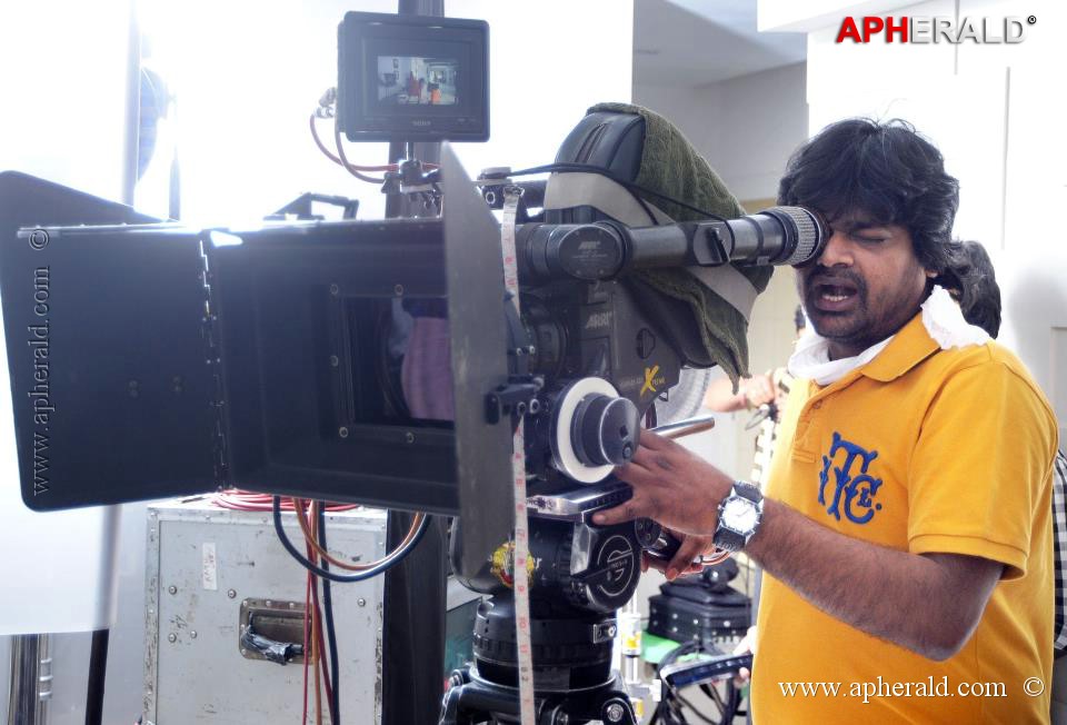  Ramayya Vasthavayya Working New Stills