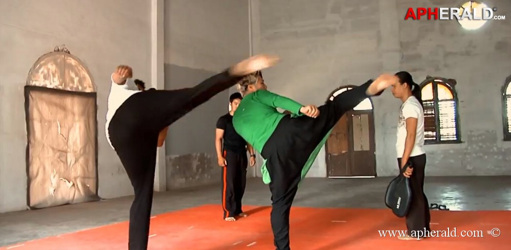 Rana Working Stills in Bahubali Movie