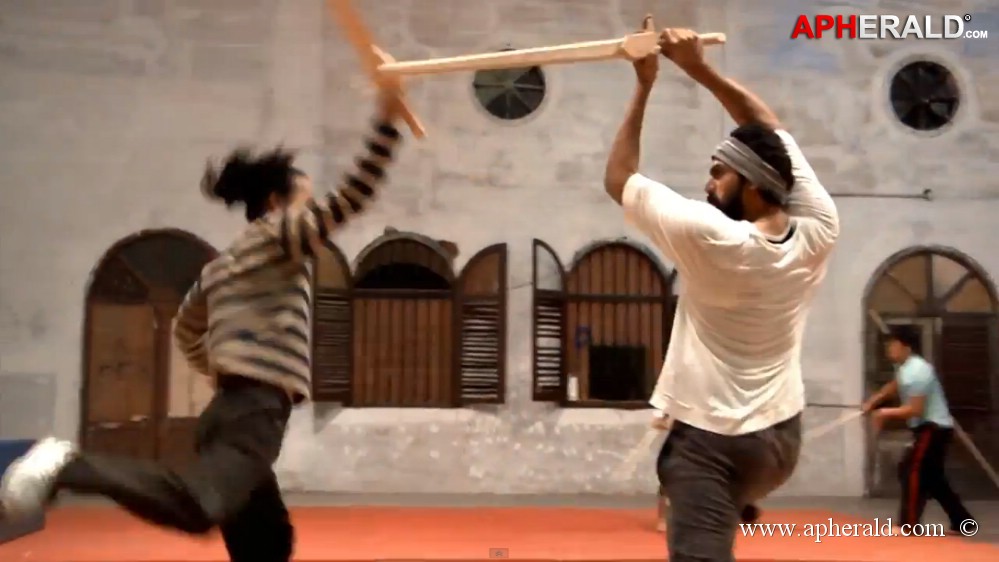 Rana Working Stills in Bahubali Movie