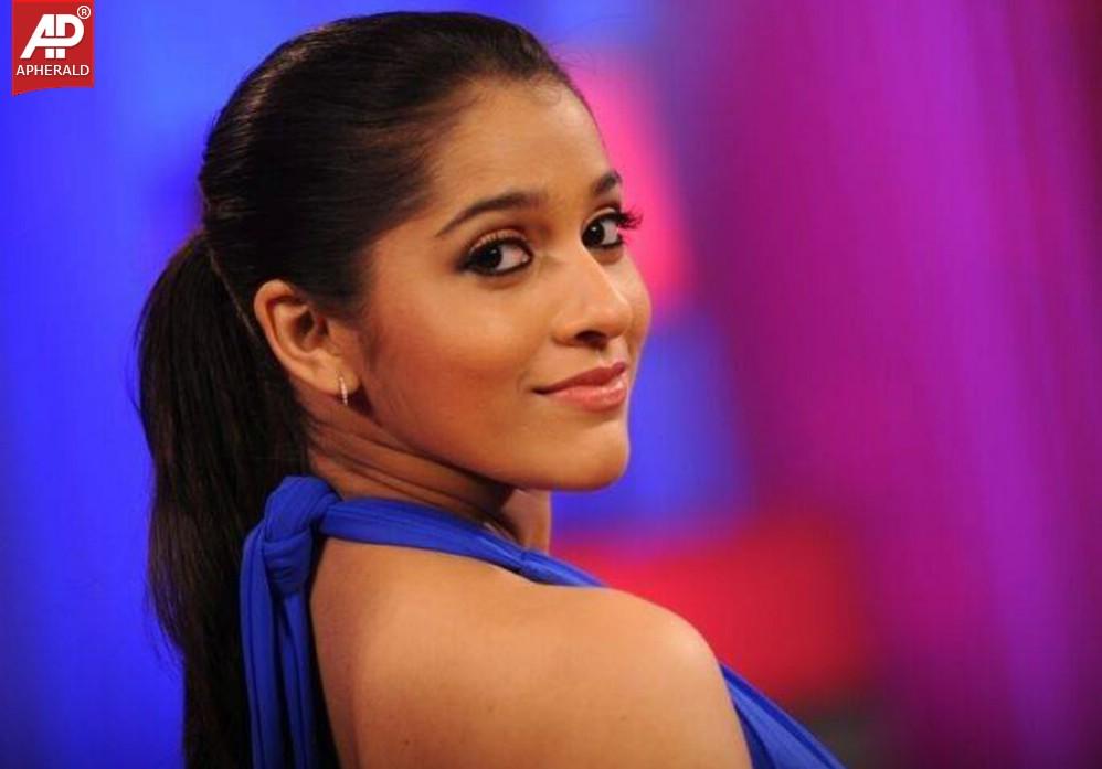 Rashmi Gautam New Unseen Pics