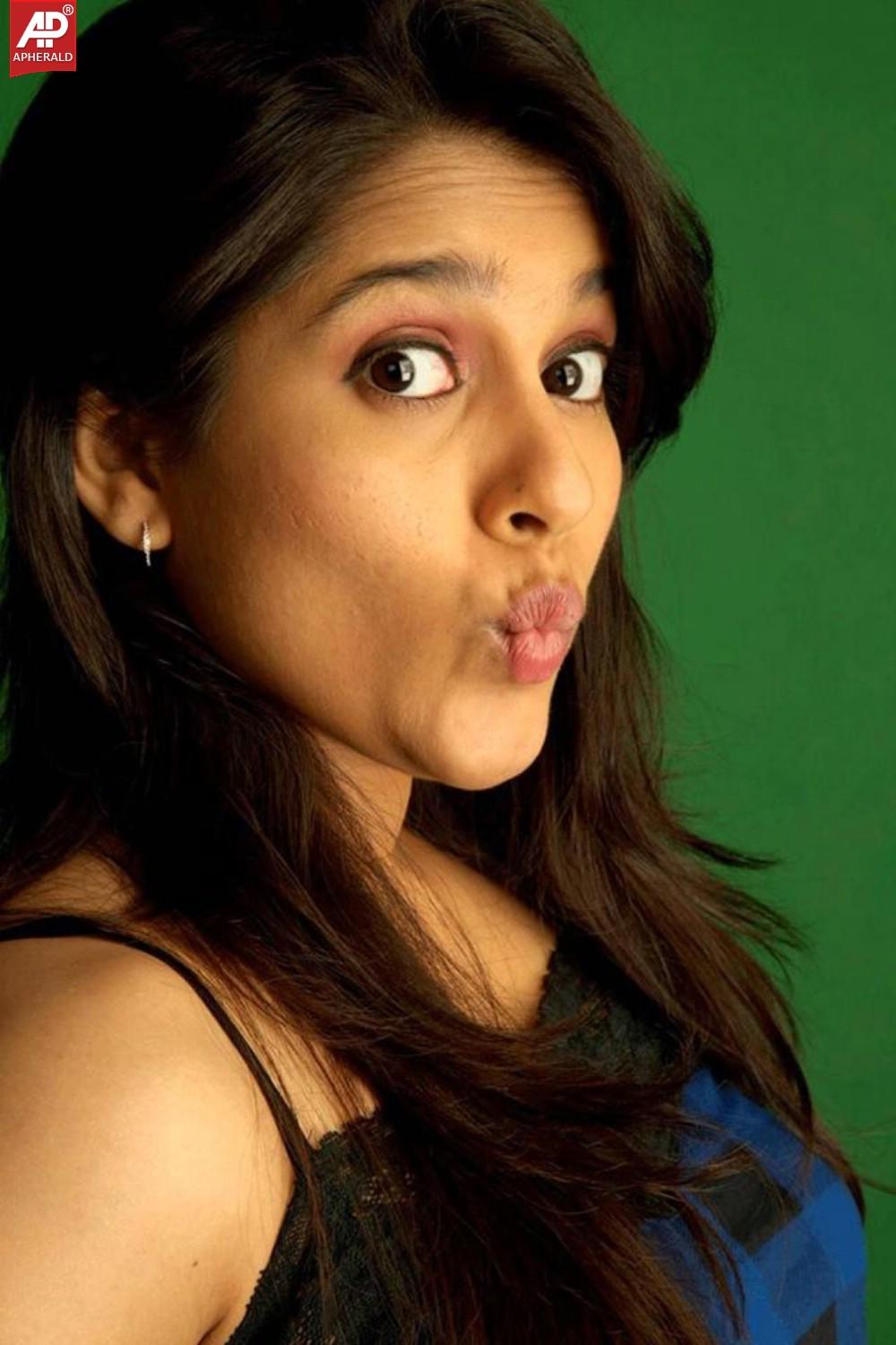 Rashmi Gautam New Unseen Pics