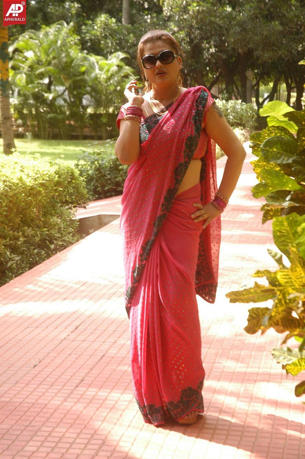 Retta Valu Movie Stills