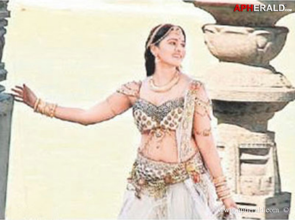 Rudramadevi Movie Leaked Photos