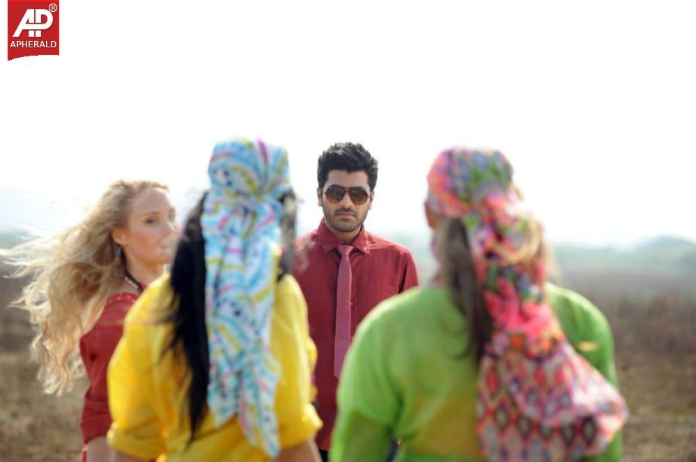 Run Raja Run Movie Working Photos