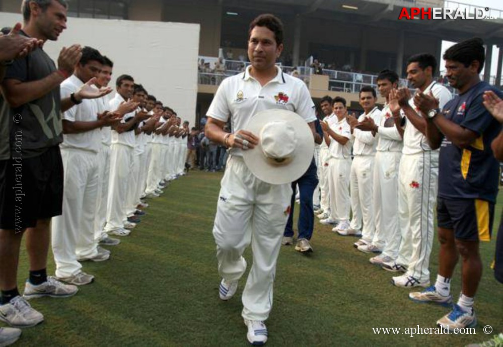 Sachin's Last Ranji Tropy Match Photos