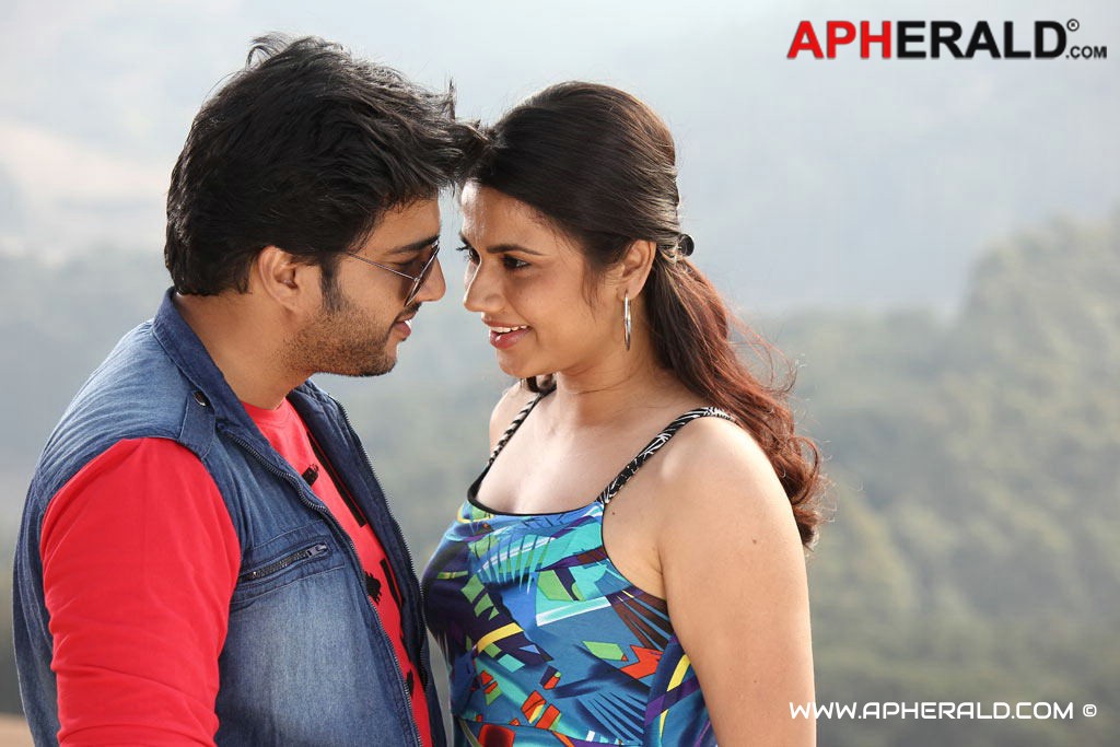 Sandhithathum Sindhithathum Movie Stills