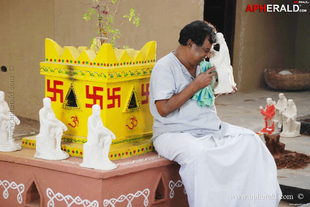 Sayedaivam Latest Stills