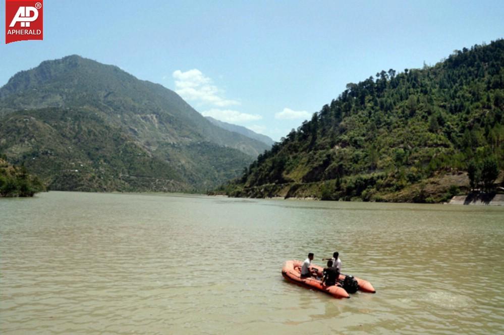 Search Beas River For Missing Students Images