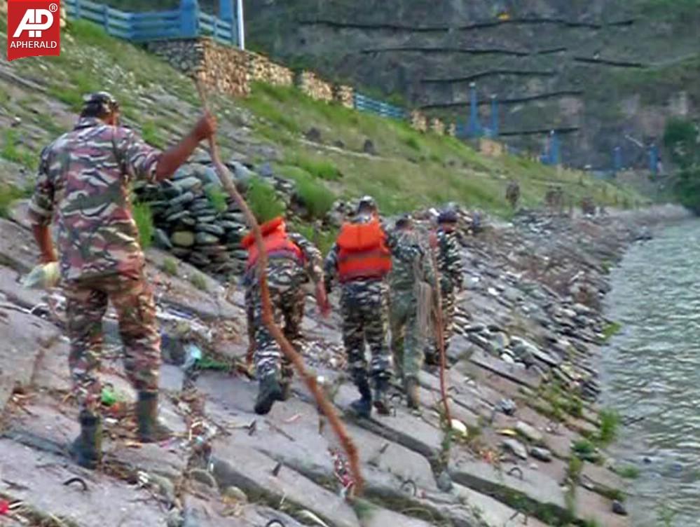 Search Beas River For Missing Students Images