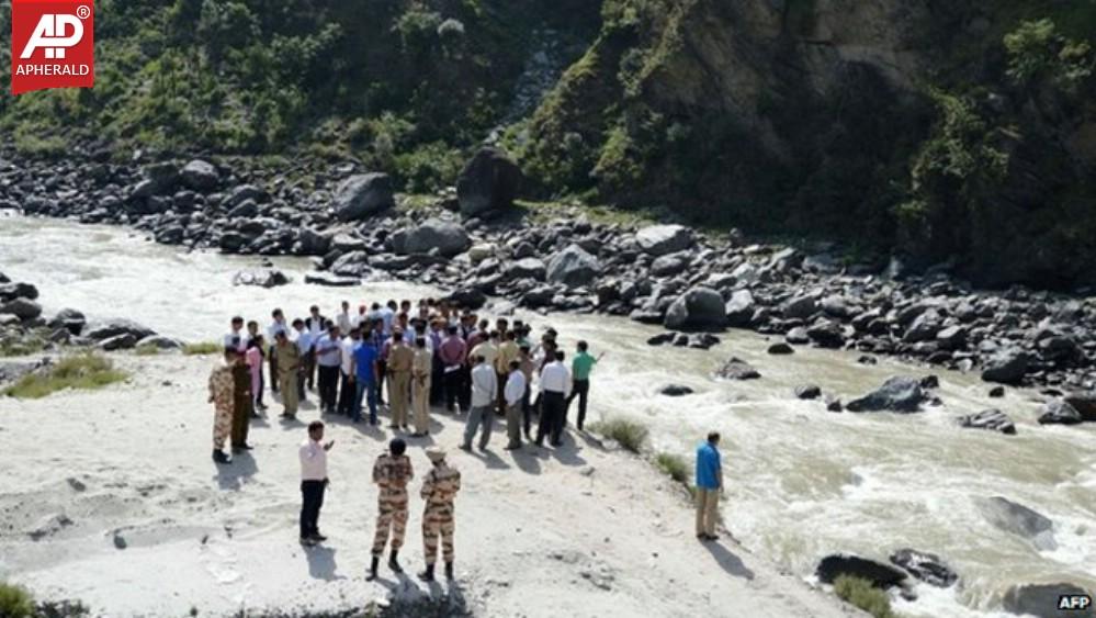 Search Beas River For Missing Students Images