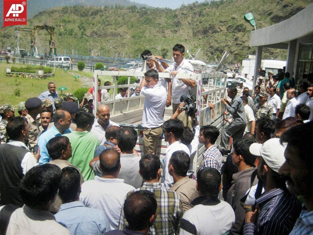 Search Beas River For Missing Students Images