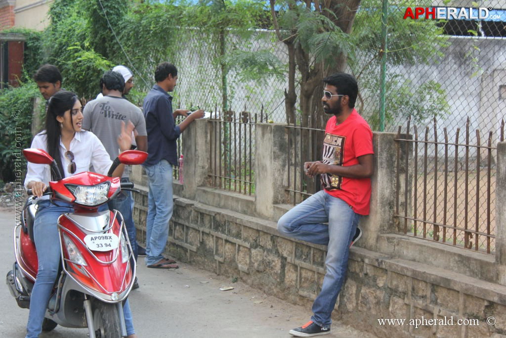 Second Hand Movie Working Stills