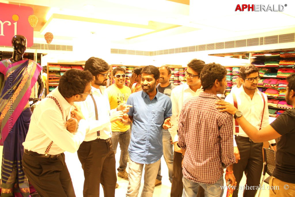 Second Hand Movie Working Stills