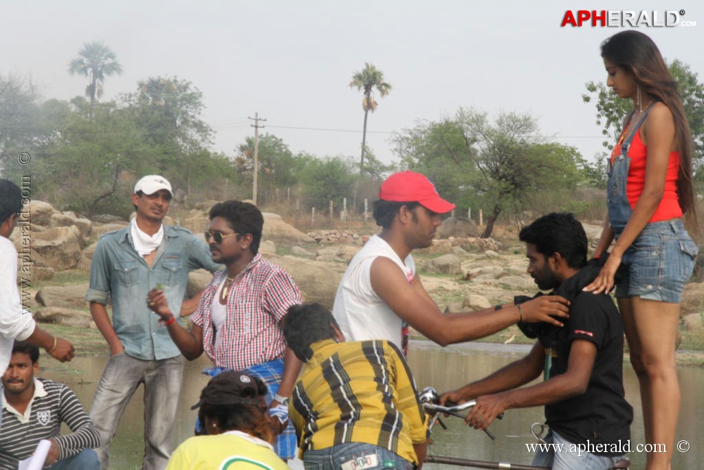 Second Hand Movie Working Stills