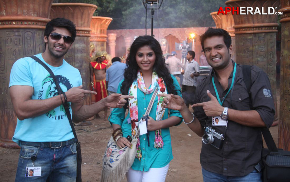 Settai Movie Latest Stills