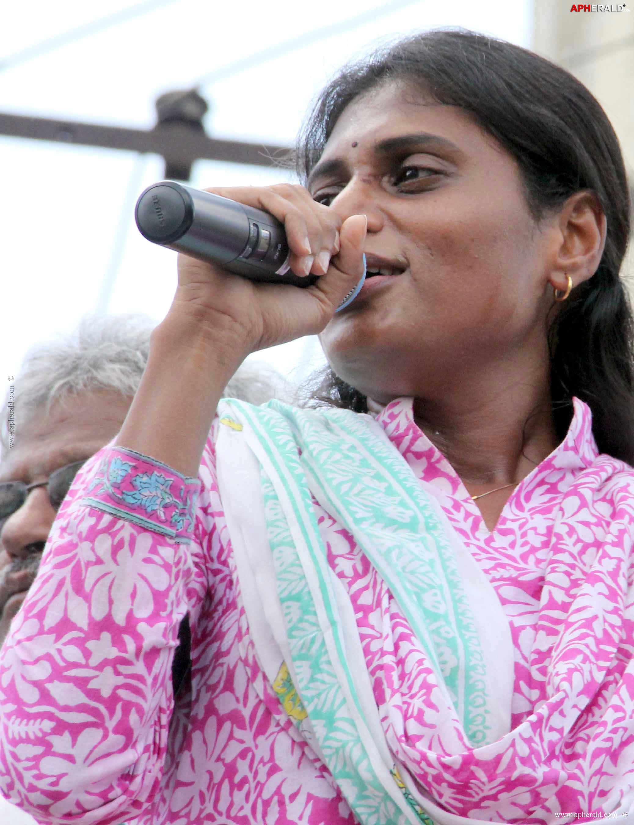 Sharmila Samaikya Sankharavam Photos