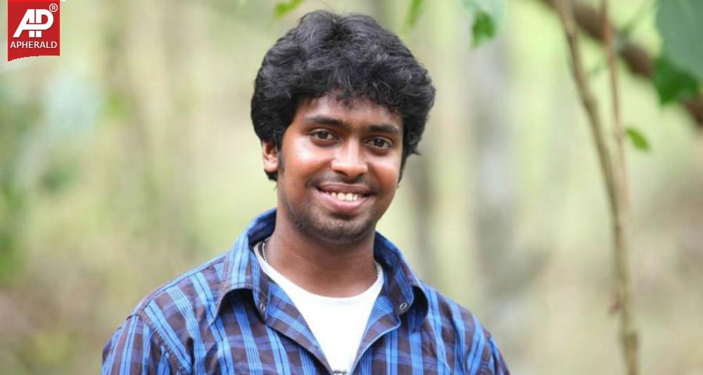 Sillunu Oru Payanam Tamil Movie Photos