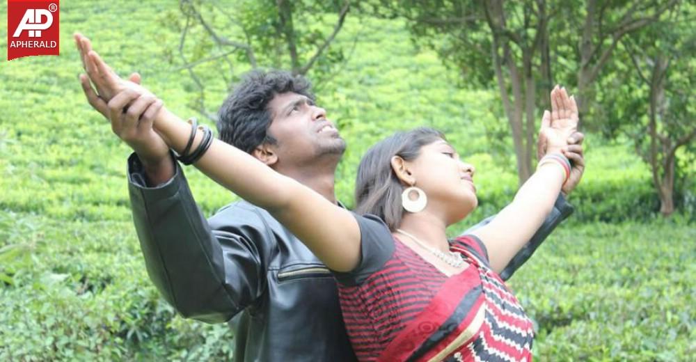 Sillunu Oru Payanam Tamil Movie Photos