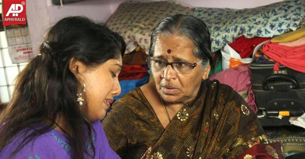 Sillunu Oru Payanam Tamil Movie Photos