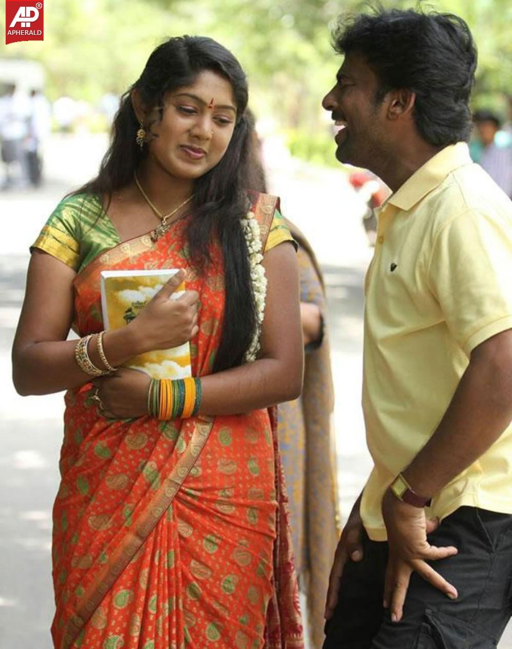 Sillunu Oru Payanam Tamil Movie Photos