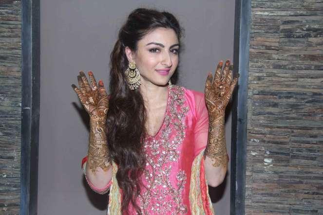 Soha Ali Khan Unseen and Personal Photos